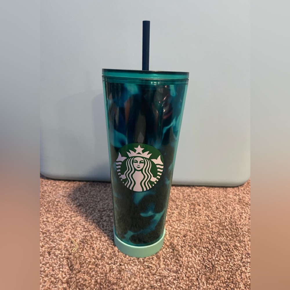 Starbucks tumbler with bumper